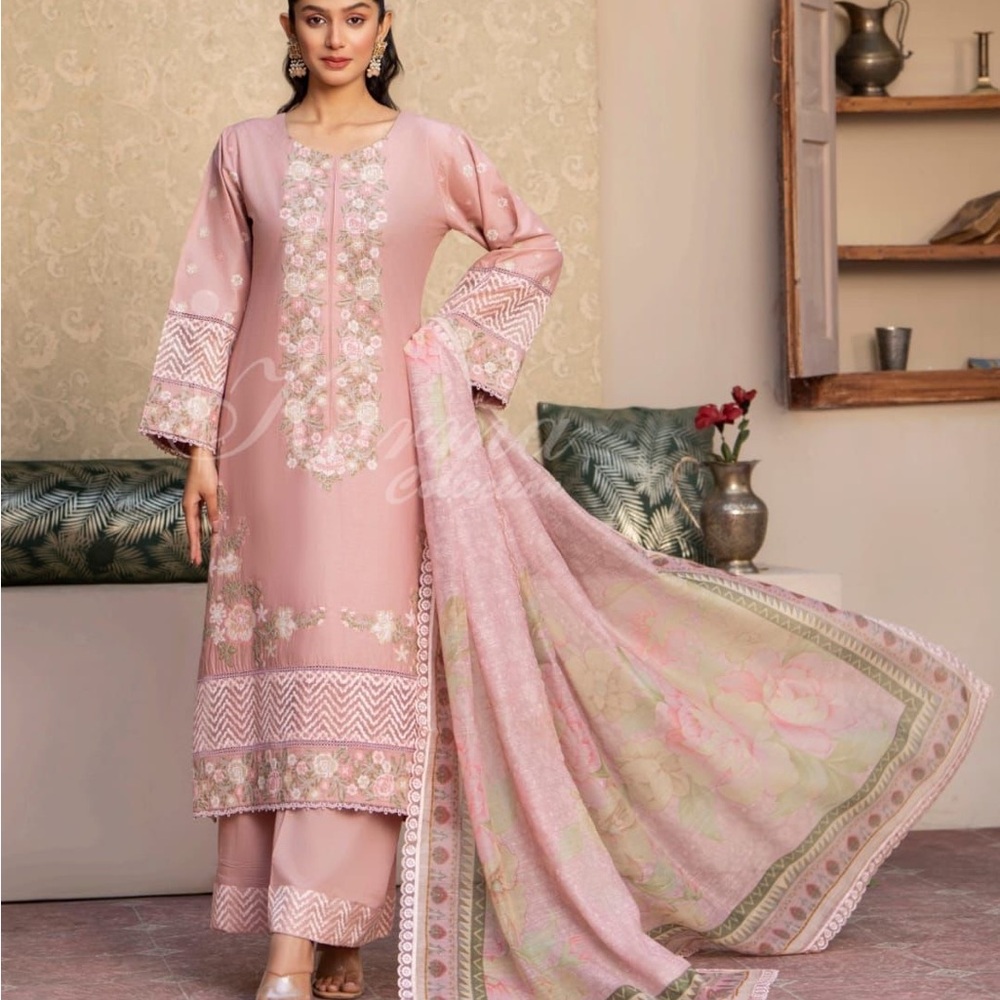 Elegant Pink Floral Embroidered Dress with Dupatta